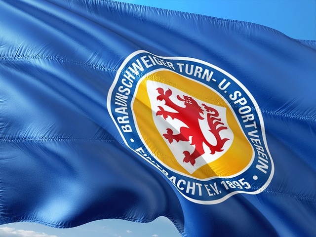 快船131-116击败黄蜂！哈登创79年NBA纪录，前无古人