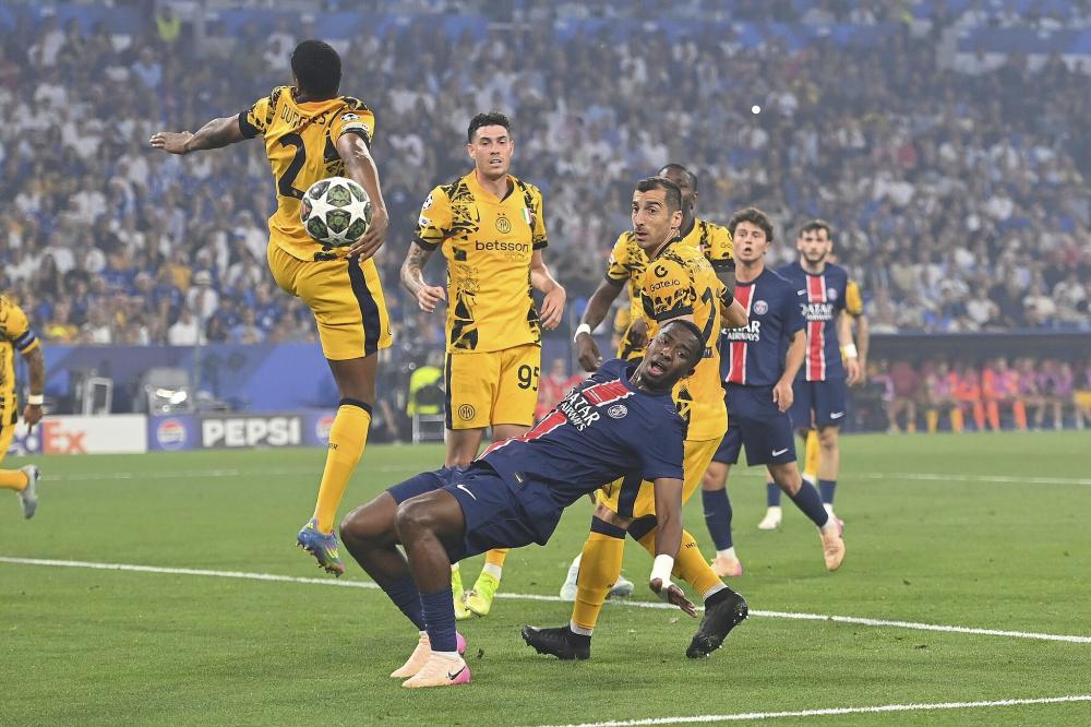 津媒：李嗣镕又帅又能打，首秀4分钟进球排名津门虎队史第一